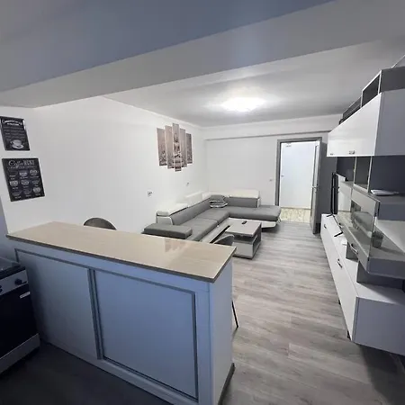 Lovely Flat With Bathtub 5 Mins From Center