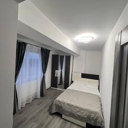 Lejlighed Lovely Flat With Bathtub 5 Mins From Center Craiova