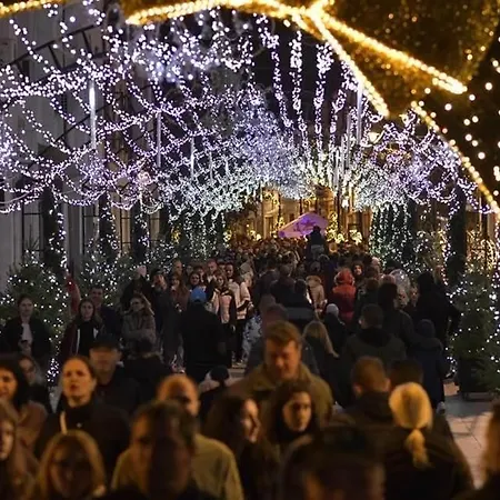 Lovely Flat With Bathtub 5 Mins From Center Craiova