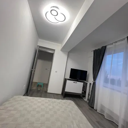 Lovely Flat With Bathtub 5 Mins From Center Apartament