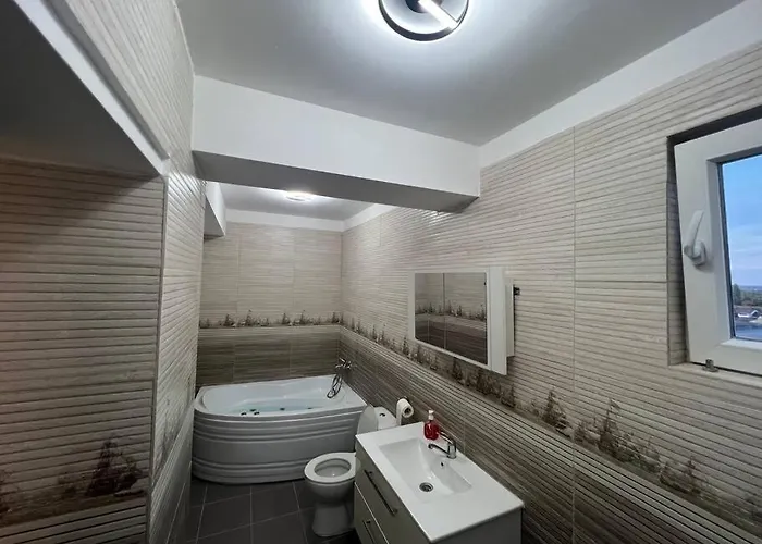 Lovely Flat With Bathtub 5 Mins From Center アパート *
