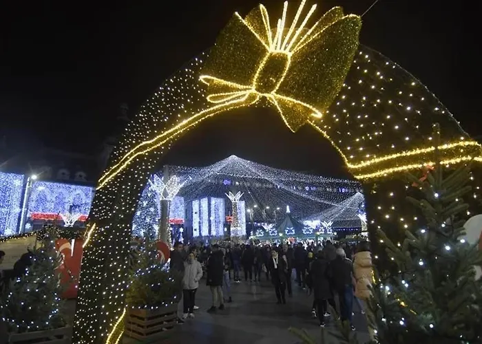 Lovely Flat With Bathtub 5 Mins From Center アパート クラヨーヴァ