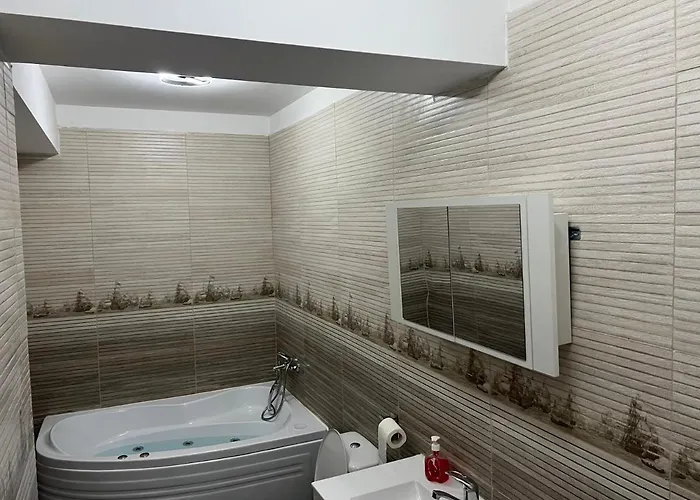 Lovely Flat With Bathtub 5 Mins From Center アパート *